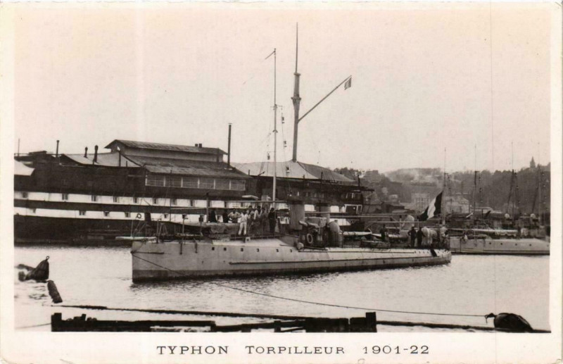 Carte postale ancienne Typhon Torpilleur 1901-22 Ships