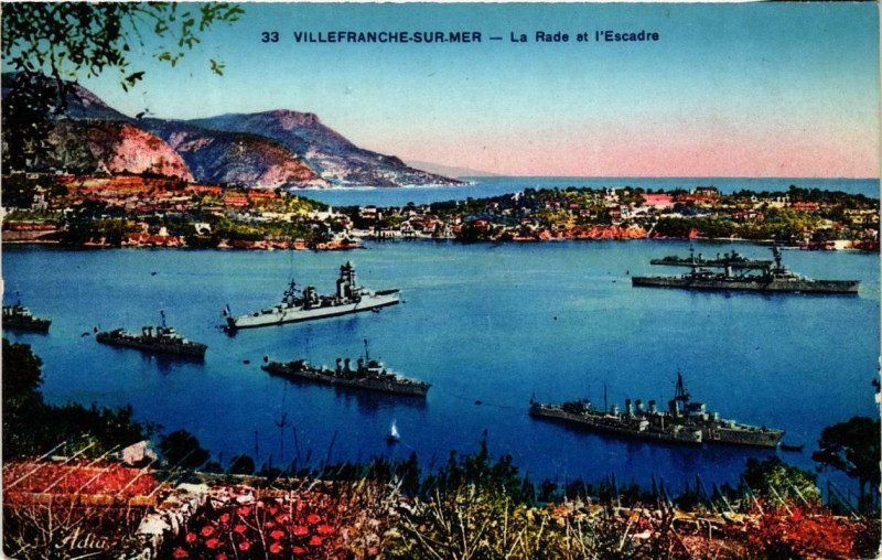 Carte postale ancienne Villefranche - La Rade et l'Escadre Ships