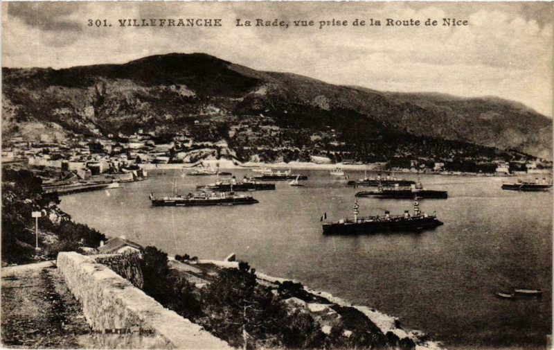 Carte postale ancienne Villefranche - La Rade Ships