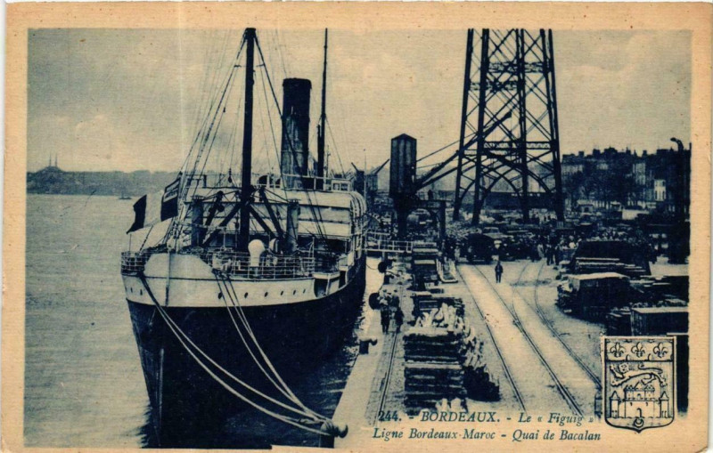 Carte postale ancienne Bordeaux - Le Figuig Quai de Bacalan Ships
