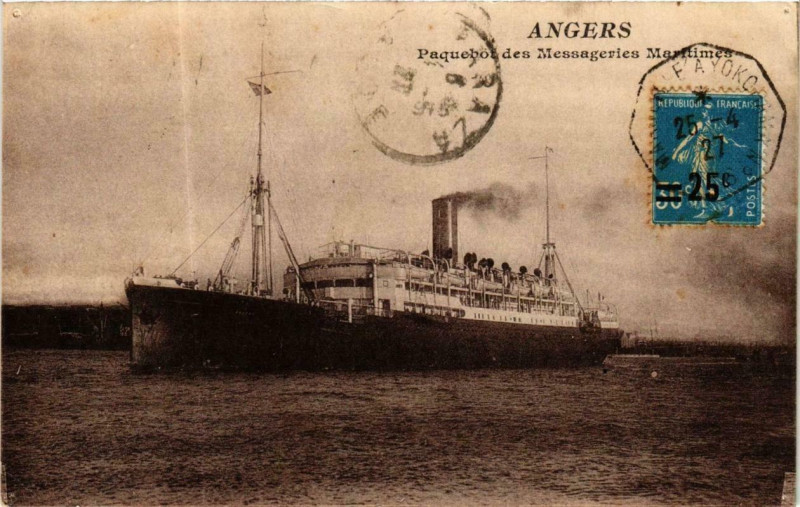 Carte postale ancienne Angers Paquebot des Messageries Maritimes. Ships