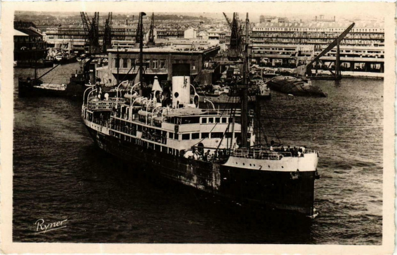 Carte postale ancienne Ville d'Ajaccio Ships