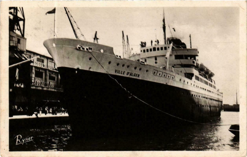 Carte postale ancienne Ville d'Alger Ships