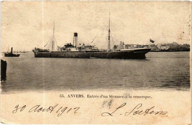 Carte postale ancienne Anvers - Entrée d'un Steamer a la remorque Ships