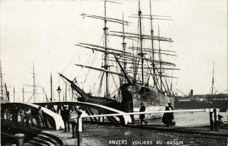 Carte postale ancienne Anvers Voiliers au Bassin Ships