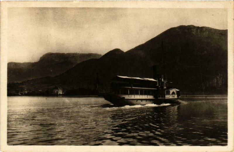 Carte postale ancienne Annecy Le Vapeur France Ships