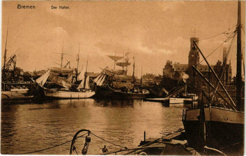 Carte postale ancienne Bremen Der Hafen Ships