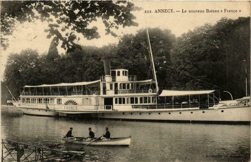 Carte postale ancienne Annecy Le nouveau Bateau Ships