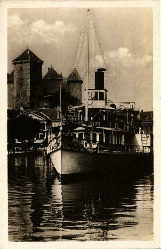Carte postale ancienne Annecy Le Port le Chateau Ships