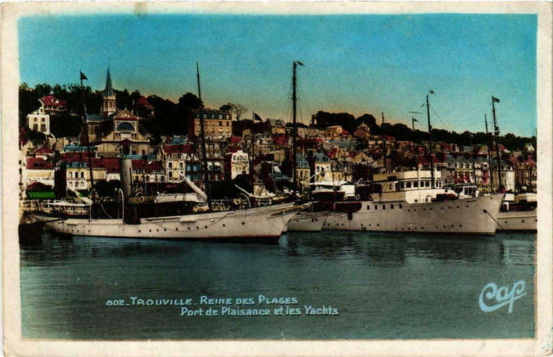Carte postale ancienne Trouville Reine des Plages les Yachts Ships