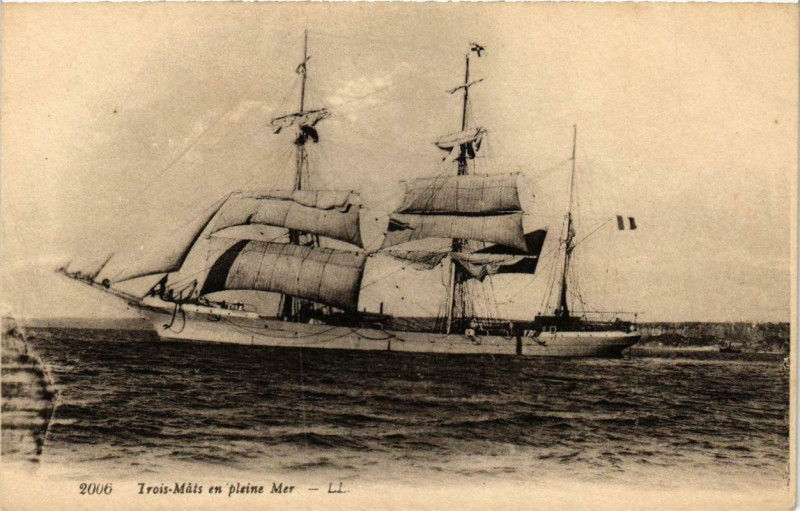 Carte postale ancienne Trois-Mats en pleine Mer Ships