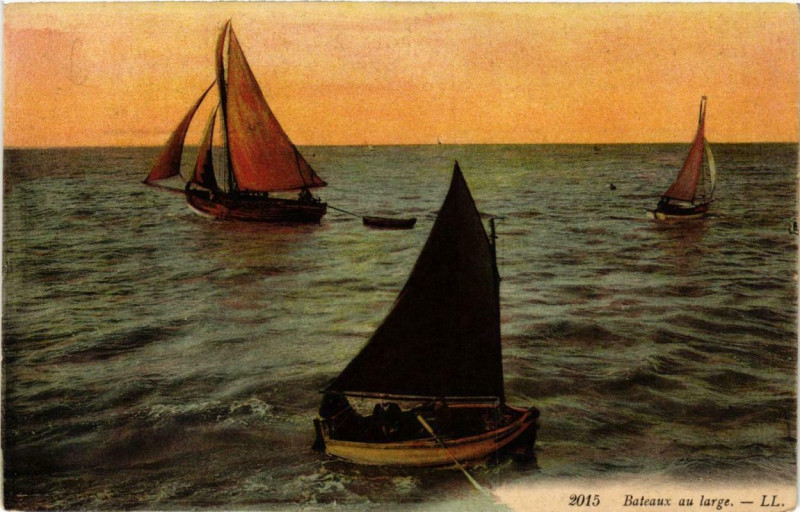 Carte postale ancienne Bateaux au large Ships
