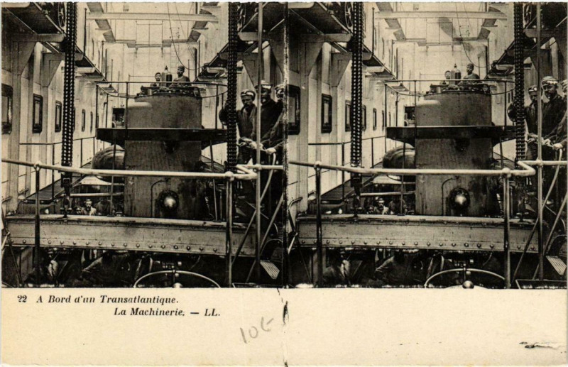 Carte postale ancienne A bord d'un Transatlantique. La Machinerie Ships