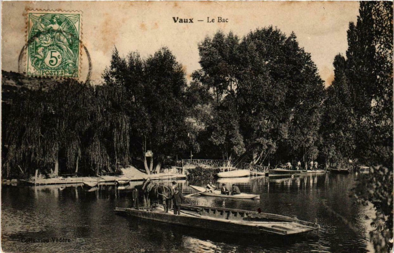 Carte postale ancienne Vaux Le Bac Ships