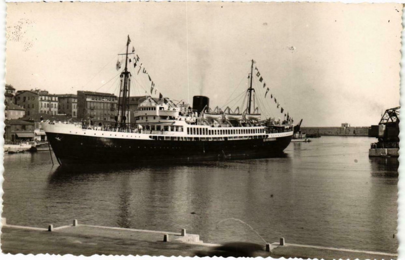 Carte postale ancienne Unidentified ship Nice Sanpiéro Corso Ships