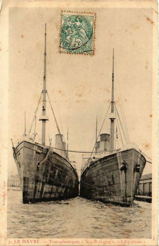 Carte postale ancienne Transatlantique La Bretagne L'Aquitaine Ships