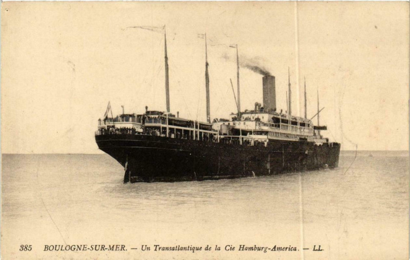 Carte postale ancienne Un Transatlantique Cie Hamburg-America Ships
