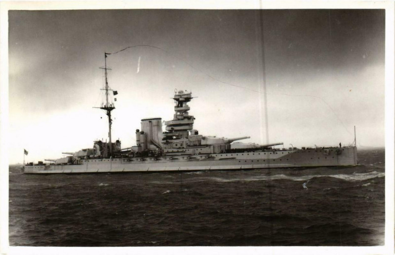 Carte postale ancienne Warship unidentified Ships