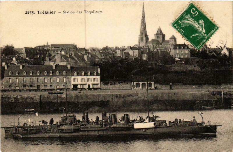 Carte postale ancienne Treguier Station des Torpilleurs Ships
