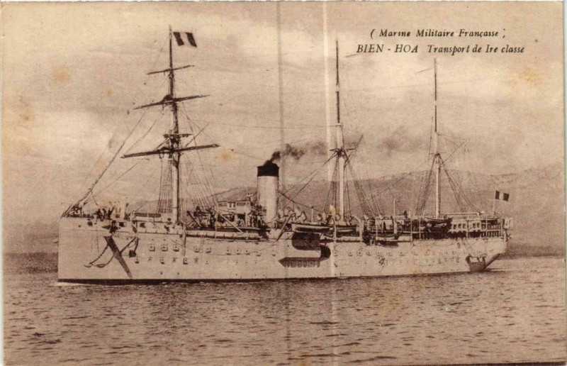 Carte postale ancienne Transport 1er classe Bein-Hoa Marine mIlitaire Francaise Ships