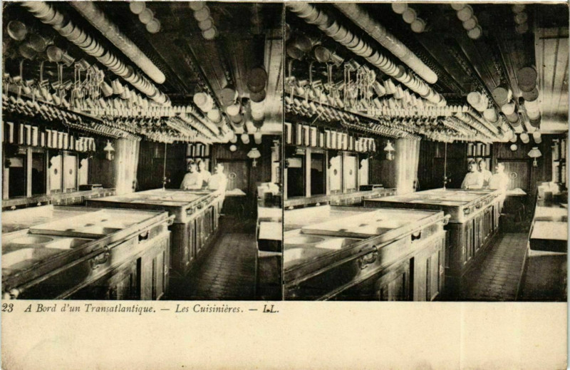 Carte postale ancienne A Bord d'un Transatlantique Les Cuisinieres Stereo Card Ships