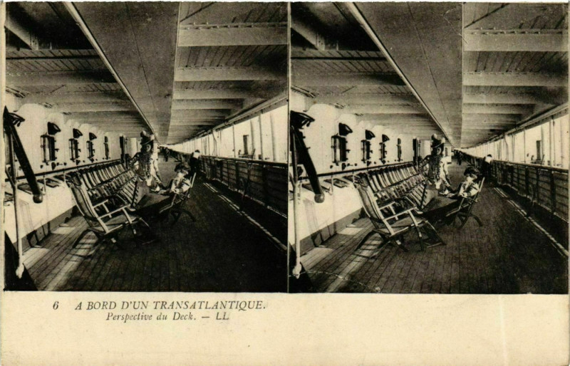 Carte postale ancienne Bord d'un Transatlantique Perspective du Deck Stereo Pc Ships