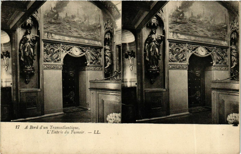 Carte postale ancienne A Bord d'un Transatlantique Entree du Fumoir Stereo Card Ships