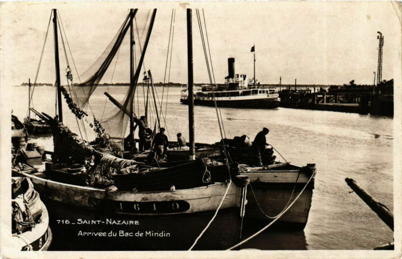 Carte postale ancienne Arrivee du Bac de Mindin - Saint-Nazaire Ships