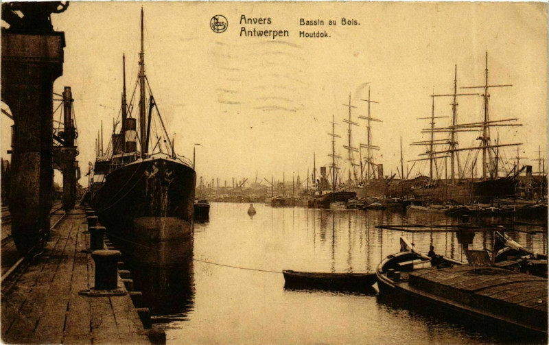 Carte postale ancienne Bassin au Bois - Anvers Ships