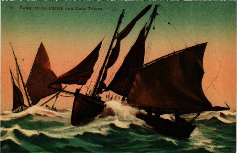 Carte postale ancienne Barques de Peche par Gros Temps Ships