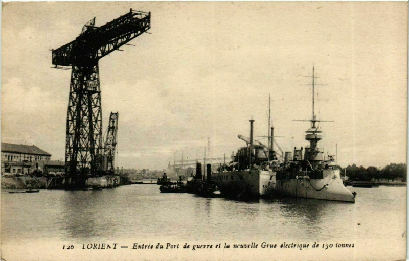 Carte postale ancienne Warships - Lorient Ships