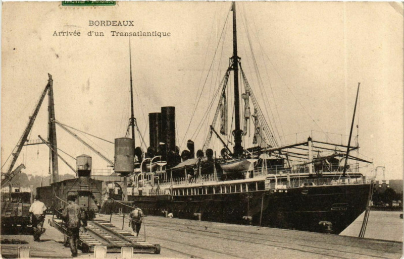Carte postale ancienne Arrivee d'un Transatlantique - Bordeaux Ships