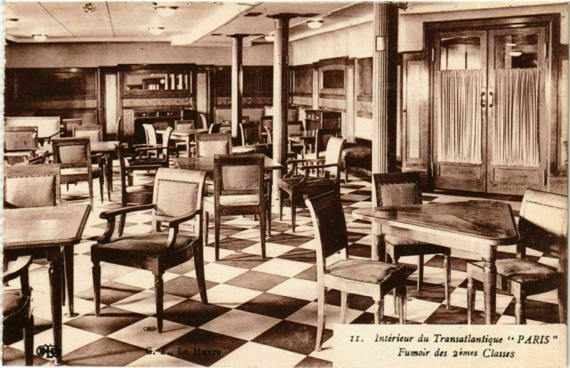 Carte postale ancienne Transatlantique Paris - Interieur - Fumoir Ships