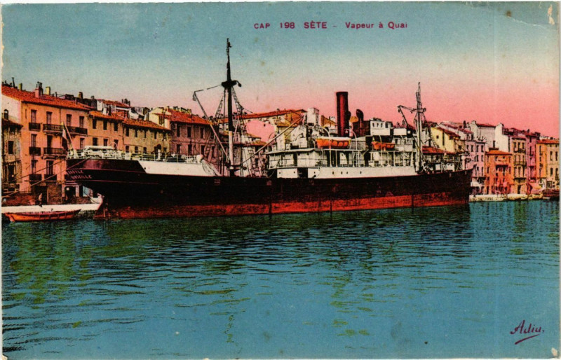 Carte postale ancienne Vapeur a Quai - Sete Ships