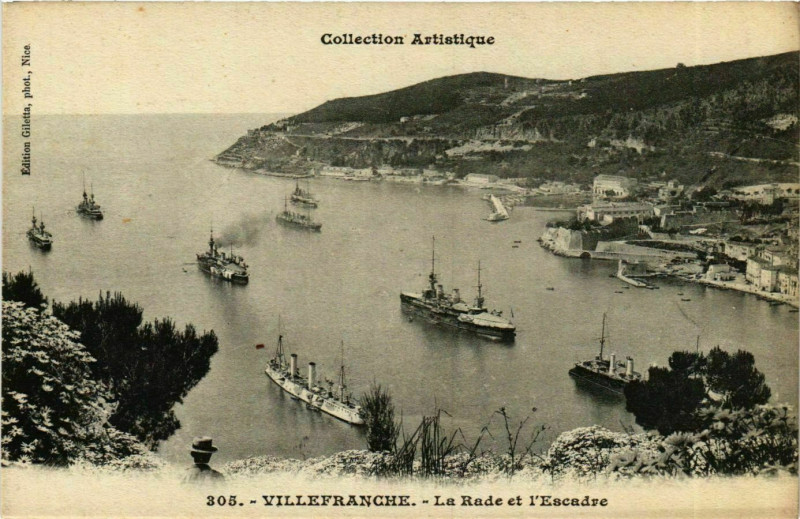 Carte postale ancienne Warships - La Rade et l'Escadre - Villefranche Ships