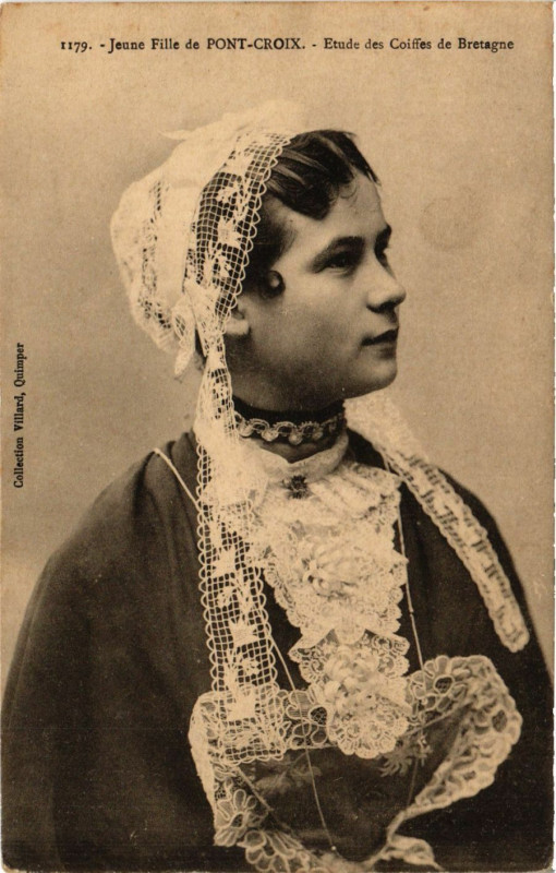 Carte postale ancienne Folklore - Jeune Fille de Pont-Croix - Coiffes de Bretagne à Pont-Croix