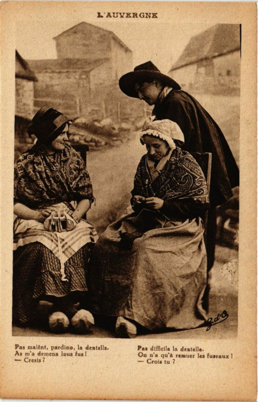 Carte postale ancienne Folklore - L'Auvergne - Types