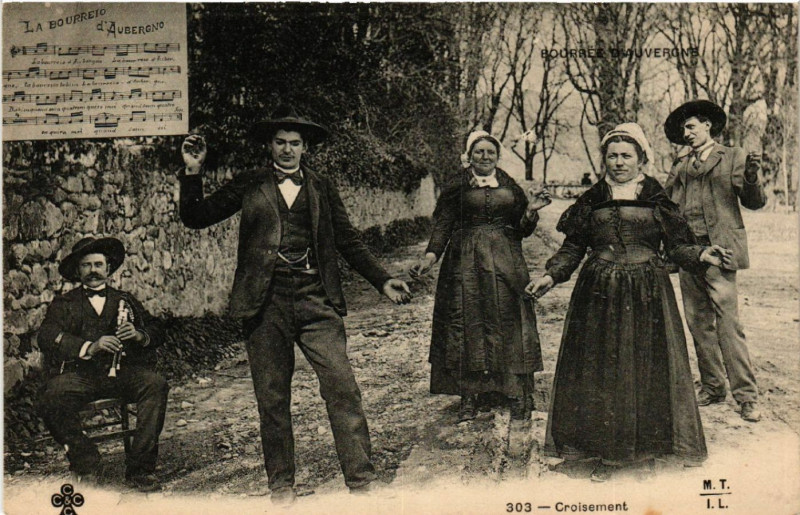 Carte postale ancienne Bourrée d'Auvergne - Croisement - Folklore - Types