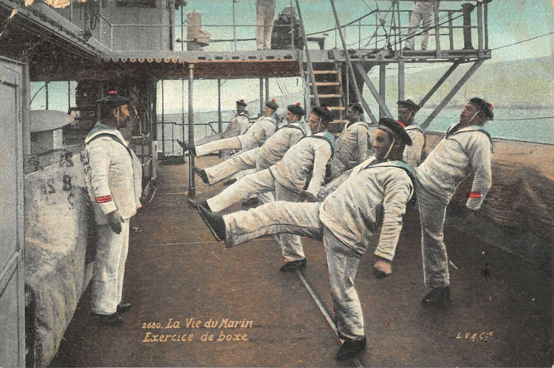 Carte postale ancienne Marine La Vie Du Marin Exercice De Boxe