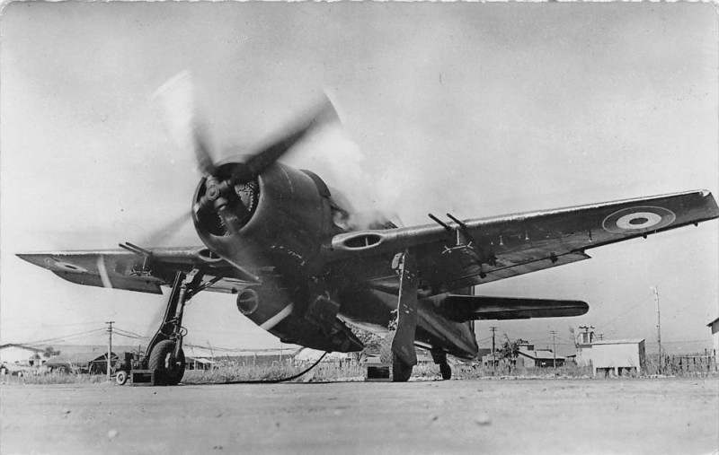 Carte postale ancienne Aviation L'Armee De L'Air En Indochine Preparatifs De Depart Pour Une Missio