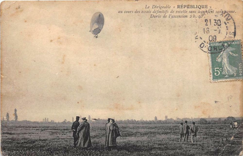 Carte postale ancienne Aviation Le Dirigeable Republique Au Cours Des Essais Definitifs De Recette