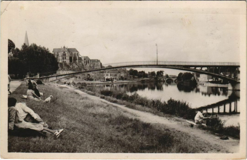 Carte postale ancienne Auxerre Les Bords de l'Yonne France à Auxerre