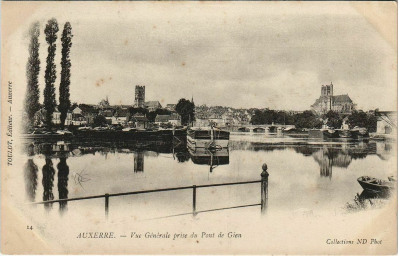 Carte postale ancienne Auxerre Vue Generale France à Auxerre