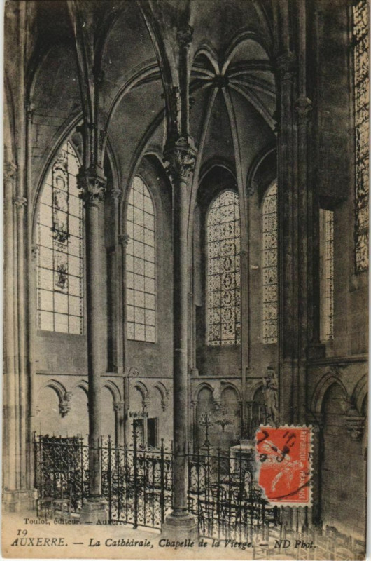 Carte postale ancienne Auxerre La Cathedrale, Chapelle de la Vierge France à Auxerre