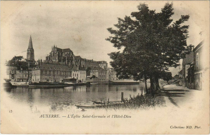 Carte postale ancienne Auxerre L'Eglise Saint-Germain France à Auxerre