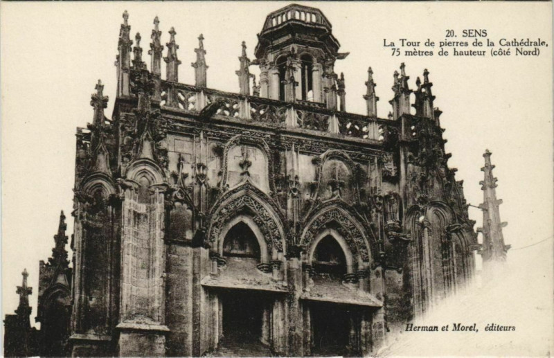 Carte postale ancienne Sens La Tour de pierres de la Cathedrale France à Sens