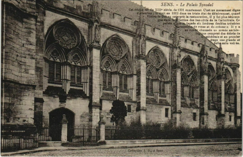 Carte postale ancienne Sens Le Palais Synodal France à Sens