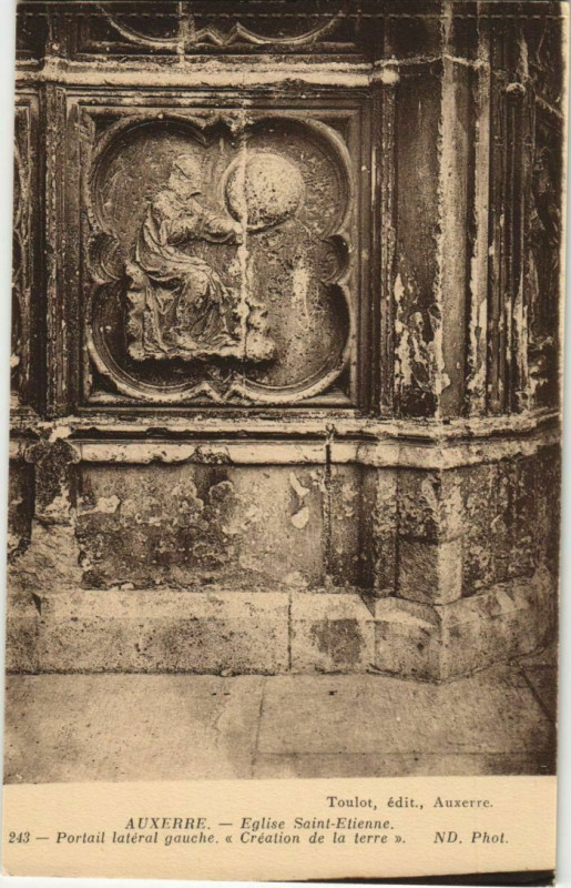 Carte postale ancienne Auxerre Eglise Saint-Etienne Portail lateral gauche France à Auxerre