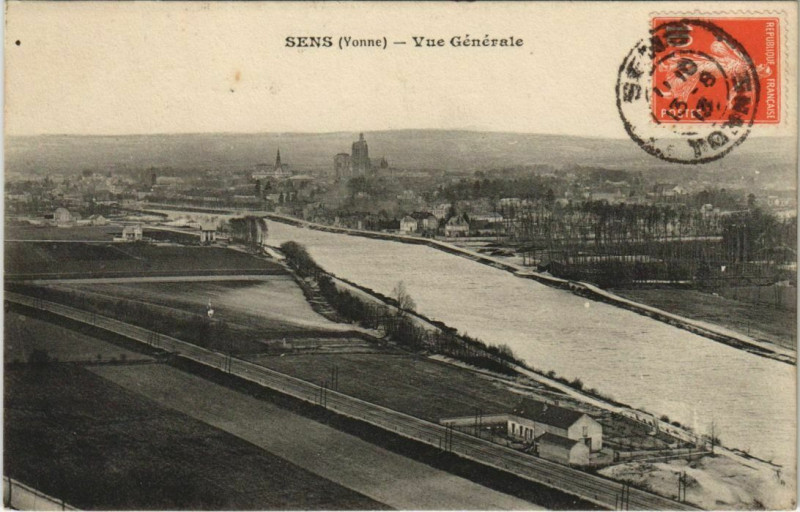 Carte postale ancienne Sens Vue Generale France à Sens