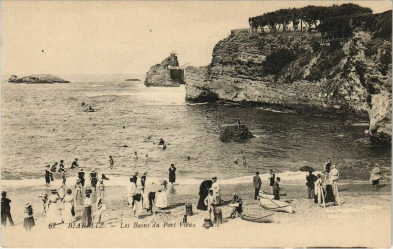 Carte postale ancienne Biarritz Les Bains au Port Vieux France à Biarritz